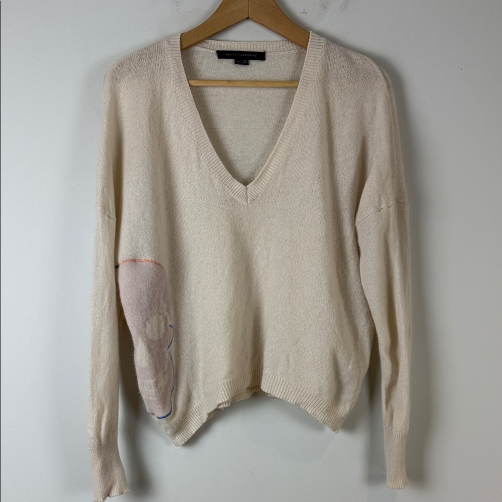 Skull Cashmere Cream V-Neck Sweater with Skull Accent Size Small